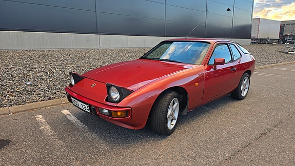 Porsche 924 5 of 19