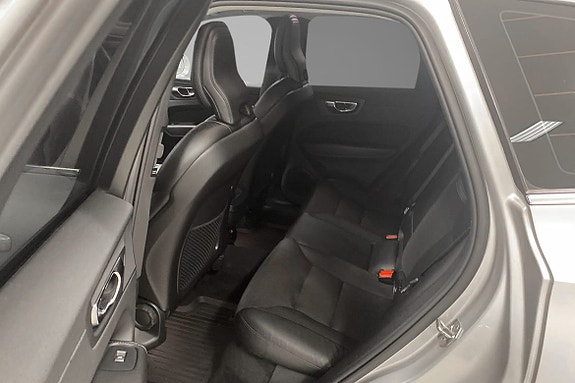 Volvo XC60 7 of 14