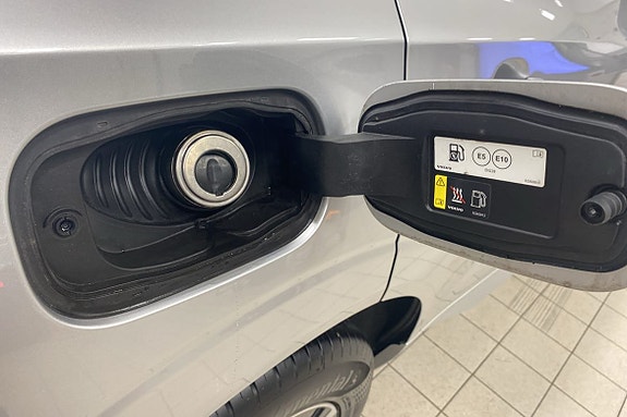 Volvo XC60 11 of 14