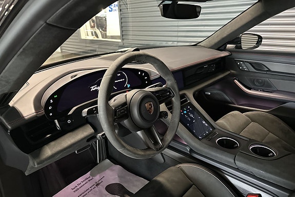 Porsche Taycan 7 of 30