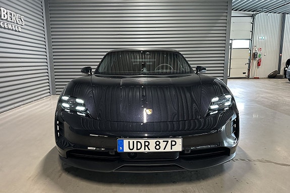 Porsche Taycan 2 of 30