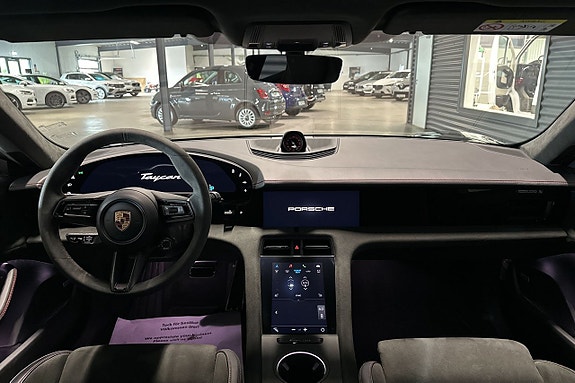 Porsche Taycan 8 of 30