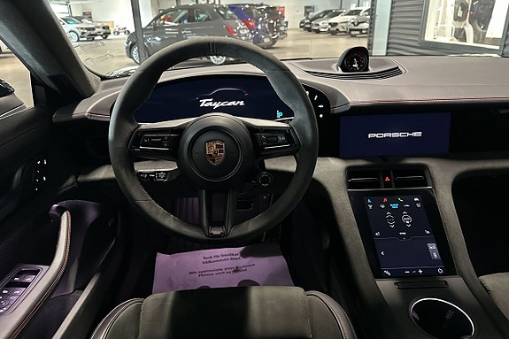 Porsche Taycan 10 of 30