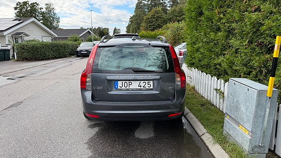Volvo V50 3 of 6