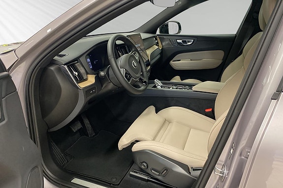 Volvo XC60 7 of 12