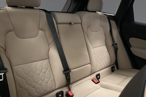Volvo XC60 11 of 12