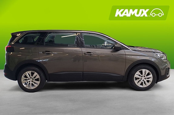 Peugeot 5008 2 of 26