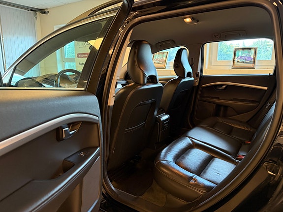 Volvo V70 18 of 30