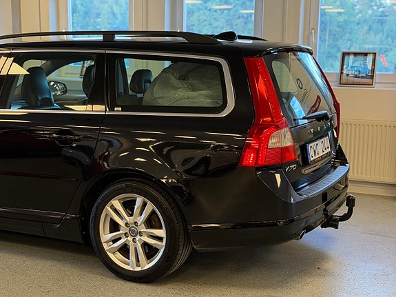 Volvo V70 12 of 30