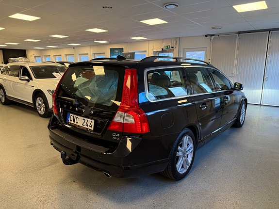 Volvo V70 10 of 30