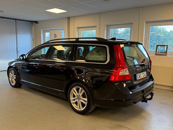 Volvo V70 8 of 30