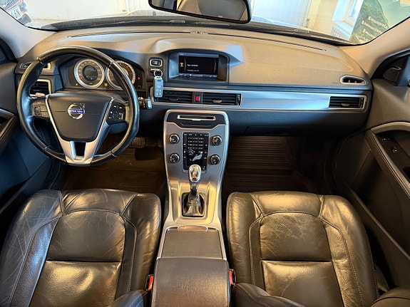Volvo V70 15 of 30