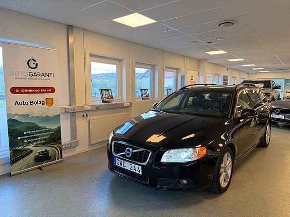 Volvo V70 11 of 30
