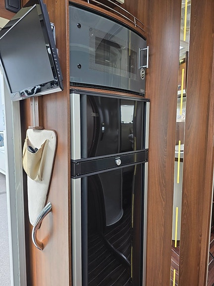 McLouis Nevis 876G *Queensbed *Taksäng *Ugn *Solcell *5700 mil 20 of 30