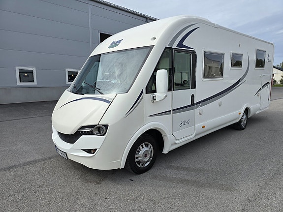 McLouis Nevis 876G *Queensbed *Taksäng *Ugn *Solcell *5700 mil 8 of 30