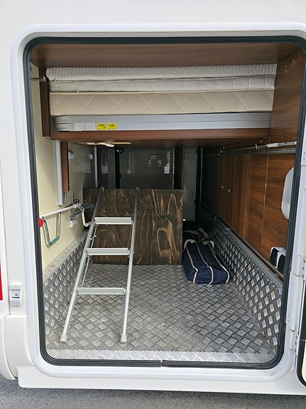McLouis Nevis 876G *Queensbed *Taksäng *Ugn *Solcell *5700 mil 10 of 30