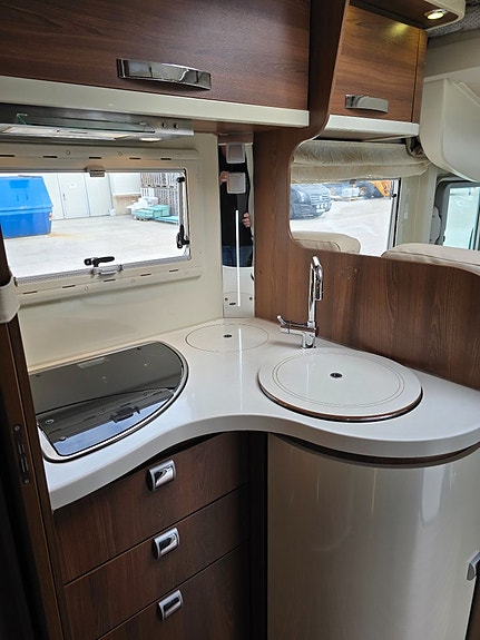 McLouis Nevis 876G *Queensbed *Taksäng *Ugn *Solcell *5700 mil 23 of 30