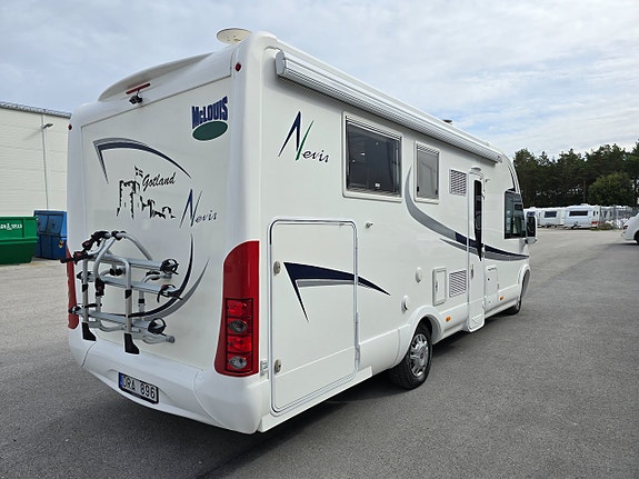 McLouis Nevis 876G *Queensbed *Taksäng *Ugn *Solcell *5700 mil 4 of 30