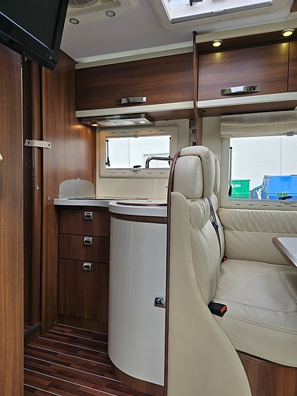 McLouis Nevis 876G *Queensbed *Taksäng *Ugn *Solcell *5700 mil 19 of 30