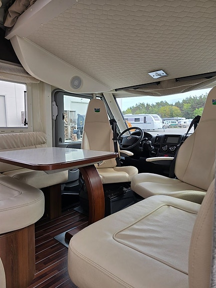 McLouis Nevis 876G *Queensbed *Taksäng *Ugn *Solcell *5700 mil 13 of 30