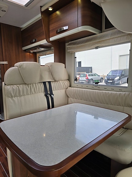 McLouis Nevis 876G *Queensbed *Taksäng *Ugn *Solcell *5700 mil 15 of 30