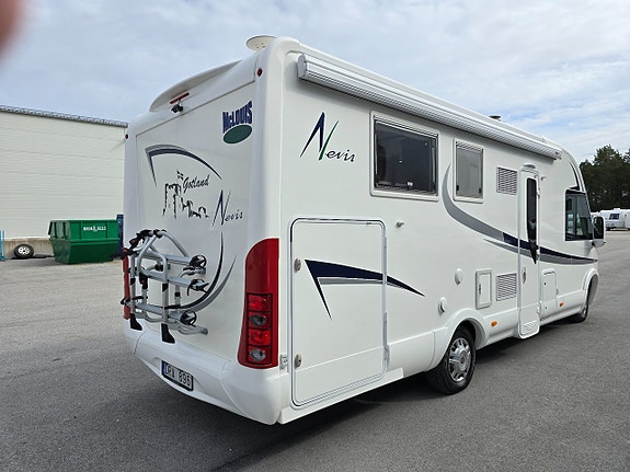 McLouis Nevis 876G *Queensbed *Taksäng *Ugn *Solcell *5700 mil 3 of 30