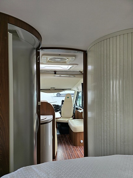 McLouis Nevis 876G *Queensbed *Taksäng *Ugn *Solcell *5700 mil 29 of 30