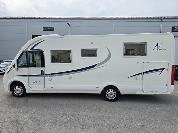 McLouis Nevis 876G *Queensbed *Taksäng *Ugn *Solcell *5700 mil 7 of 30