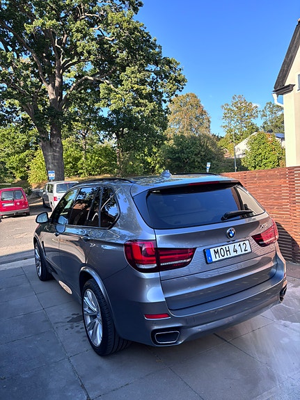 BMW X5 2 of 7