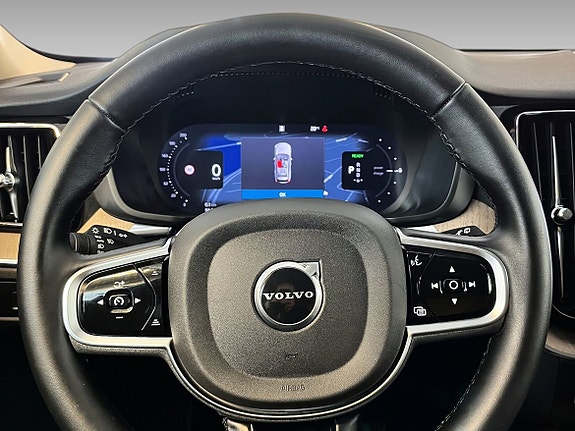 Volvo XC60 7 of 11