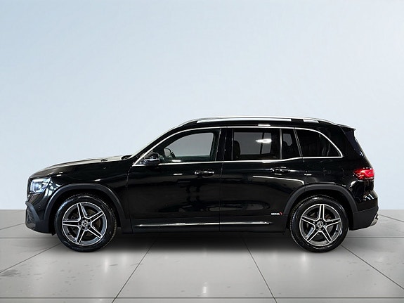 Mercedes-Benz GLB200 4 of 23