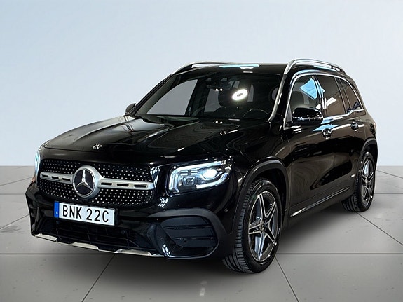 Mercedes-Benz GLB200 16 of 23
