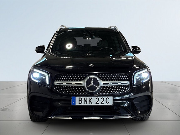 Mercedes-Benz GLB200 2 of 23