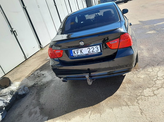 BMW 320d 4 of 7
