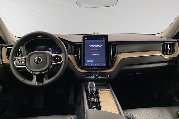 Volvo XC60 9 of 16