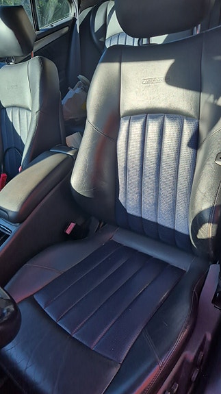 Mercedes-Benz C32 4 of 7