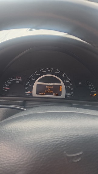 Mercedes-Benz C32 8 of 8