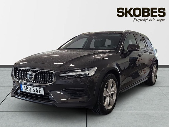 Volvo V60 Cross Country 3 of 3