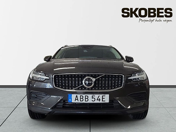 Volvo V60 Cross Country 2 of 3