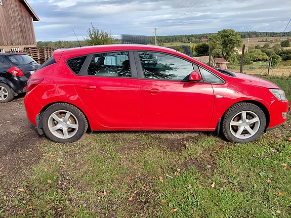 Opel Astra 4 of 5