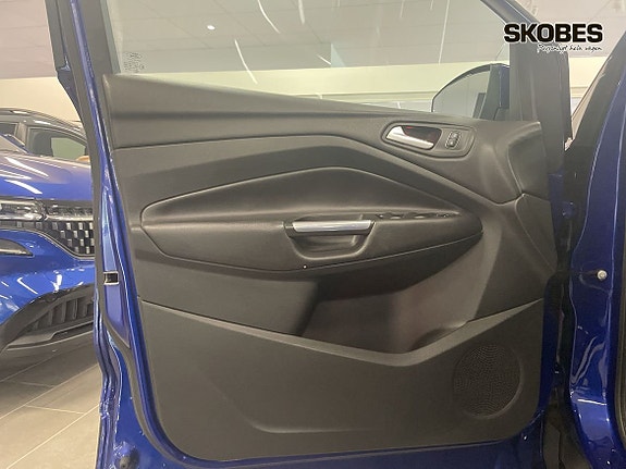 Ford Kuga 14 of 18
