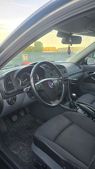 Saab 9-3 6 of 8