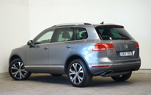 Volkswagen Touareg 3 of 14