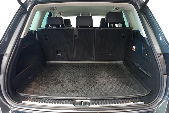 Volkswagen Touareg 13 of 14