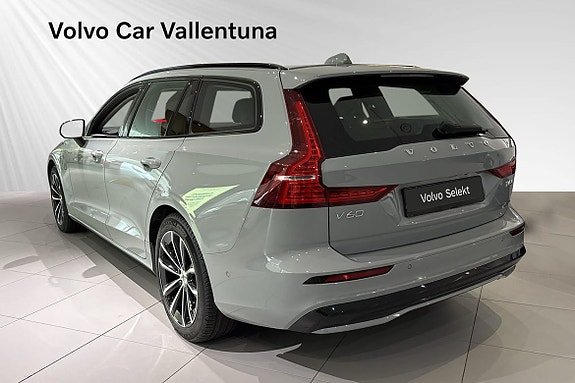 Volvo V60 4 of 15