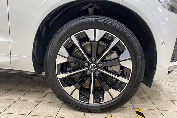 Volvo XC60 12 of 12