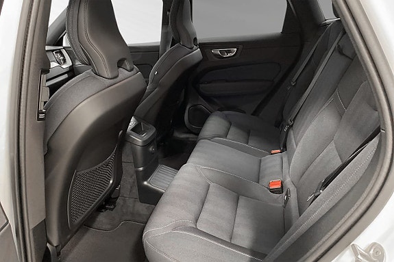 Volvo XC60 8 of 12
