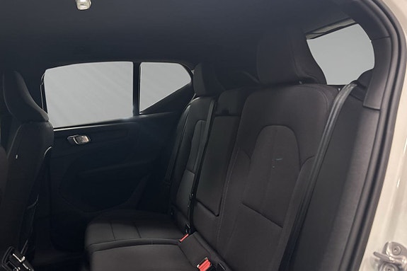 Volvo EX40 4 of 21