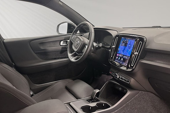 Volvo EX40 8 of 21