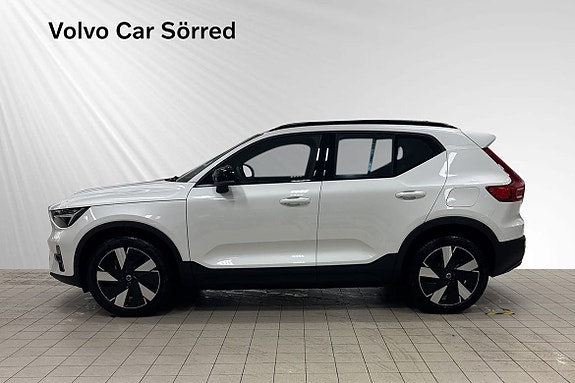 Volvo EX40 7 of 21